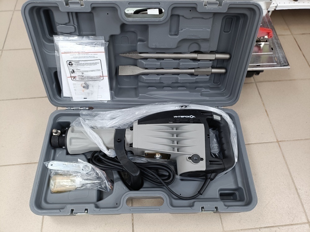 Отбойный молоток Интерскол М-25/1500