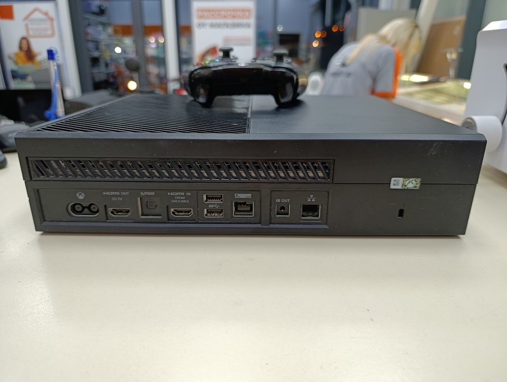 Игровая приставка Xbox One 1 Tb