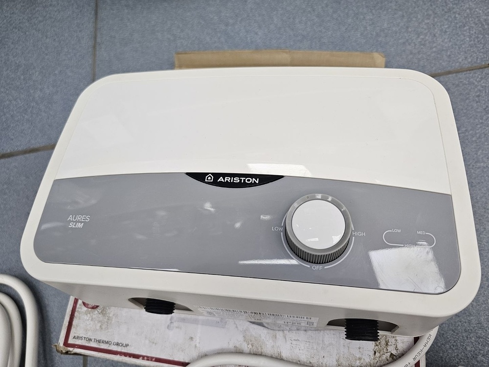 Водонагреватель Ariston Aures Slim