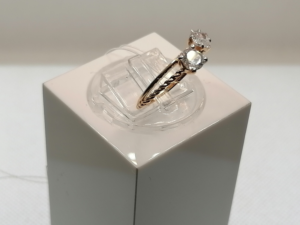 КОЛЬЦО С КАМНЯМИ (Au 585)