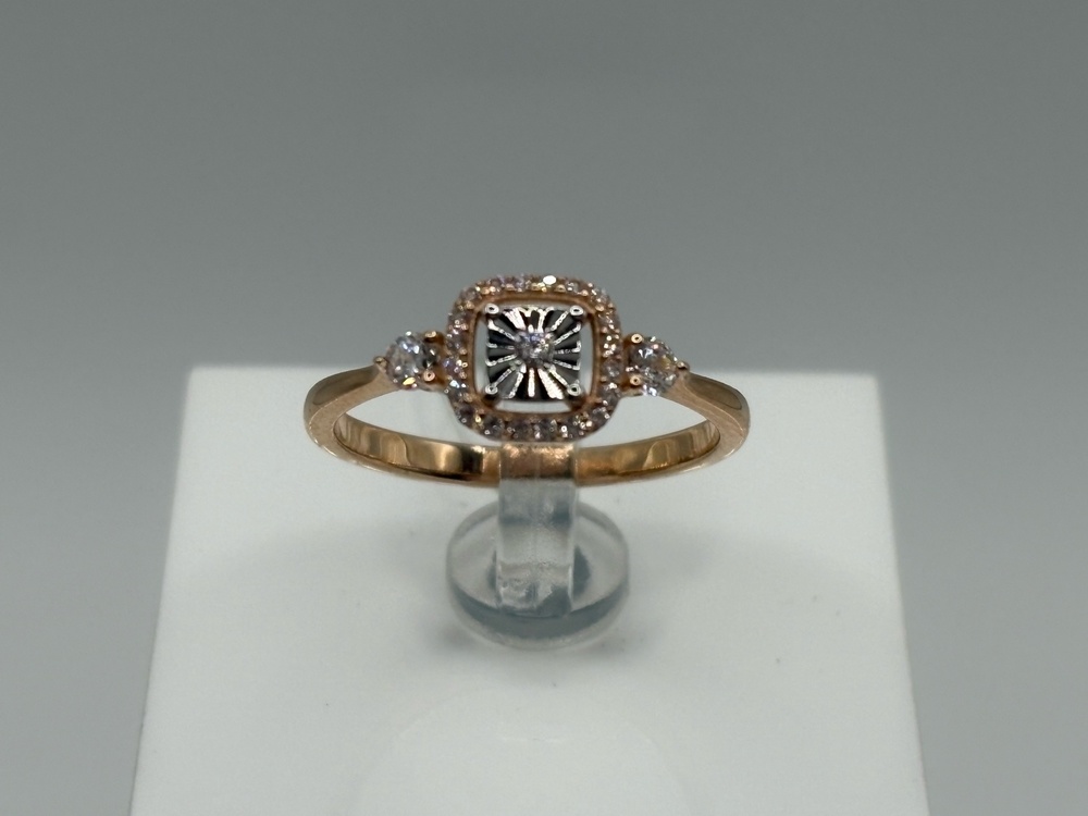 КОЛЬЦО С КАМНЯМИ (Au 585)