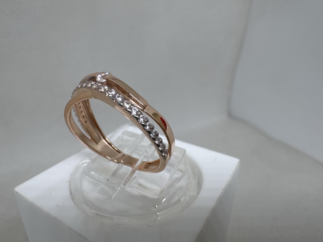 КОЛЬЦО С КАМНЯМИ (Au 585)