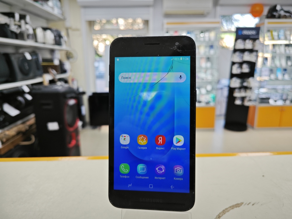 Смартфон Samsung Galaxy J2 Core 1/8