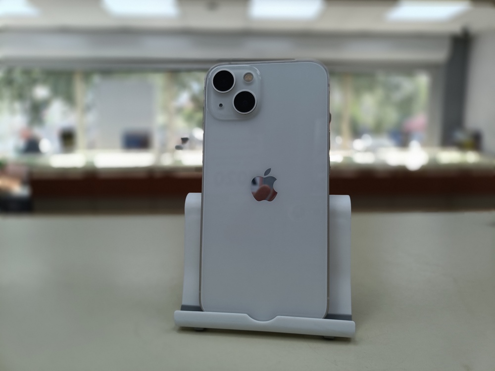 Смартфон Apple iPhone 13 128Gb