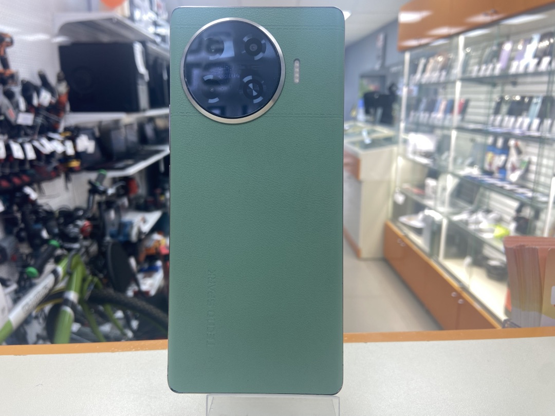 Смартфон Tecno SPARK 20 PRO + 8/256