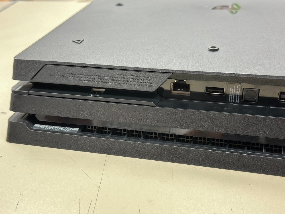 Игровая приставка PlayStation 4 Pro 1Tb