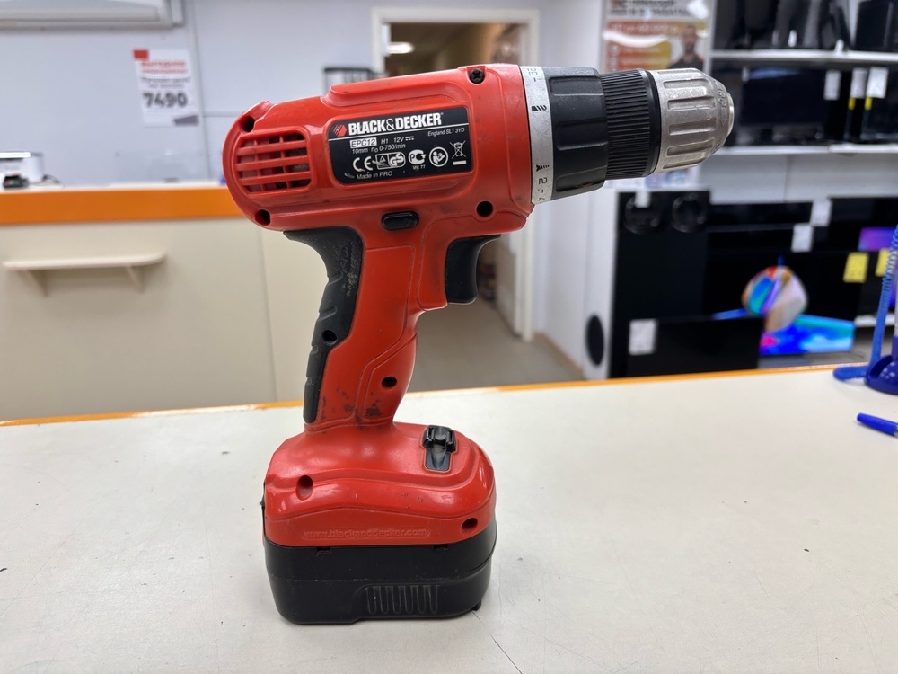 Шуруповерт Black & Decker EPC12