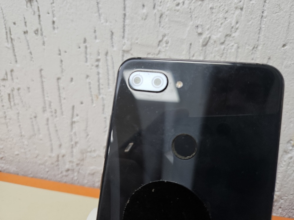 Смартфон Xiaomi MI 8 Lite 4/64