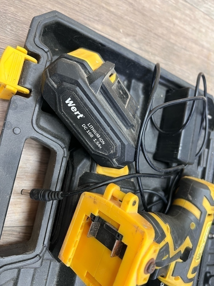 Шуруповерт Wert CD 16-2tli