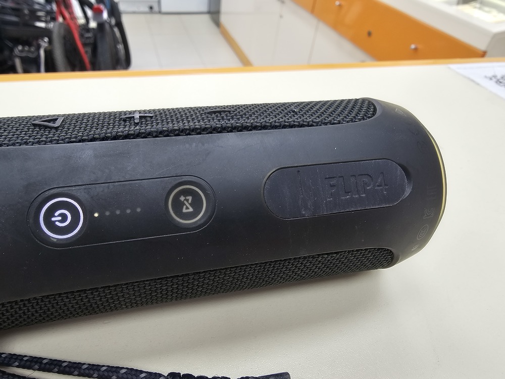 Портативная акустика JBL Flip 4