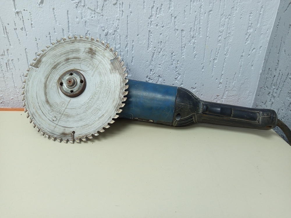 Угловая шлифмашина Диолд МШУ -1.2-150