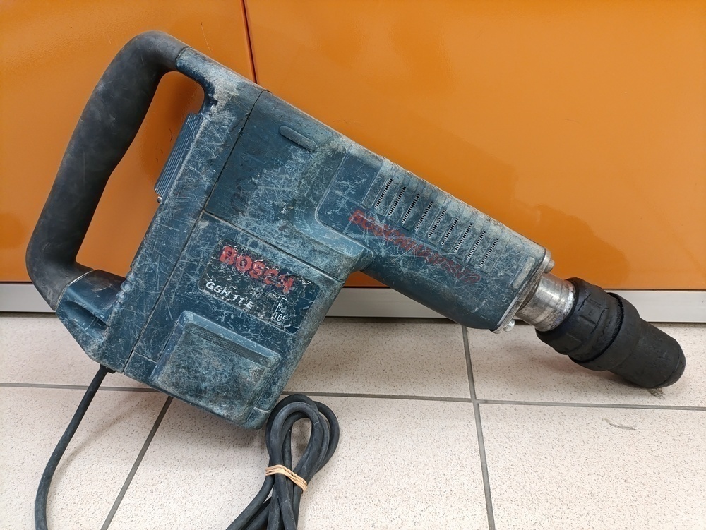 Отбойный молоток Bosch GSH 11E Professional