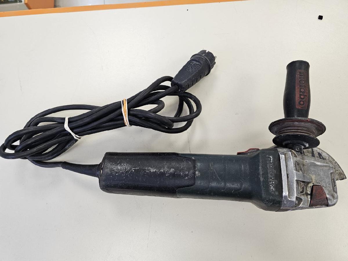 Угловая шлифмашина Metabo W11-150 Quick