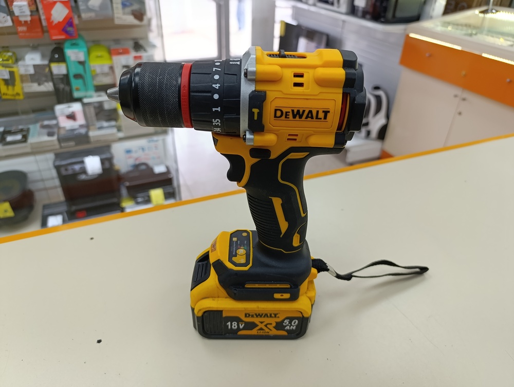 Шуруповерт Dewalt 18V XR;