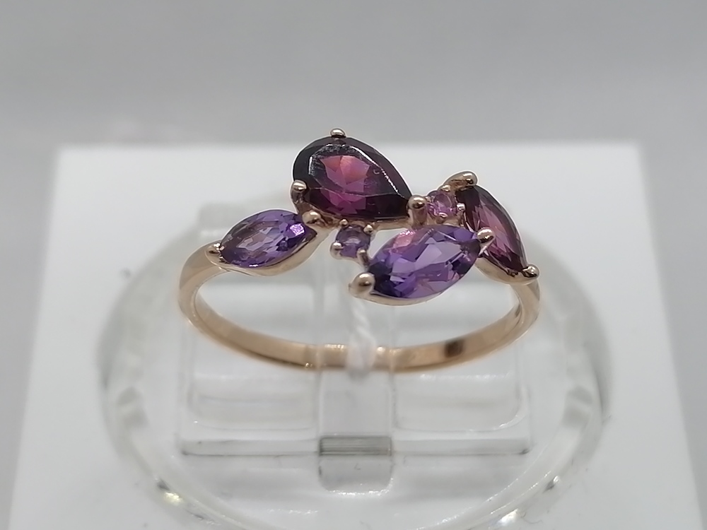 КОЛЬЦО С КАМНЯМИ (Au 585)