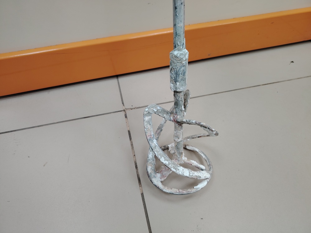 Дрель-миксер Зубр МР-1050-1