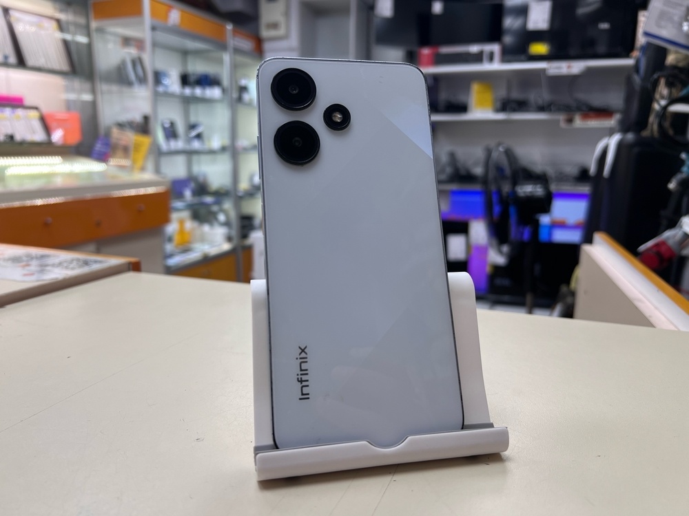 Смартфон Infinix HOT 30i 4/128