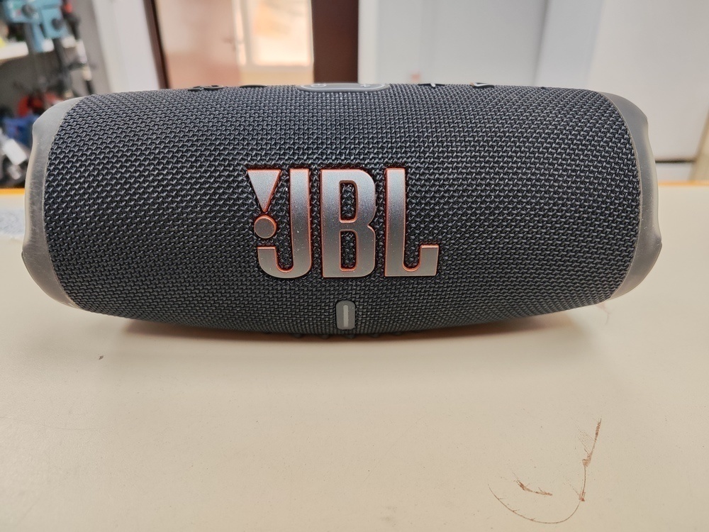 Портативная акустика JBL Charge 5