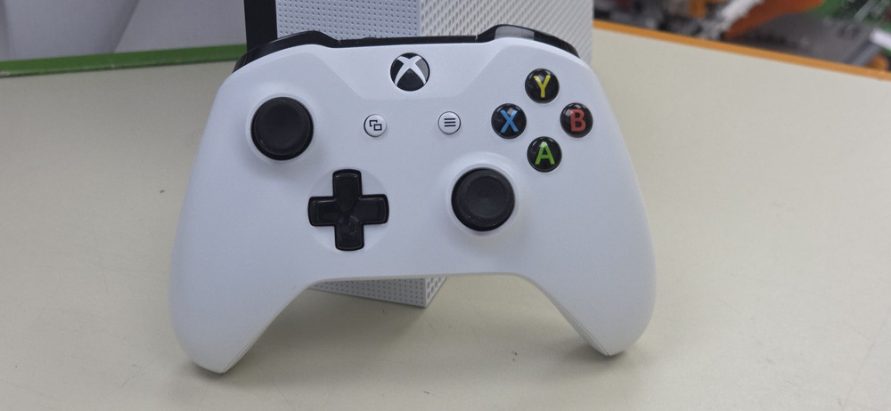 Игровая приставка Xbox One S 1TB