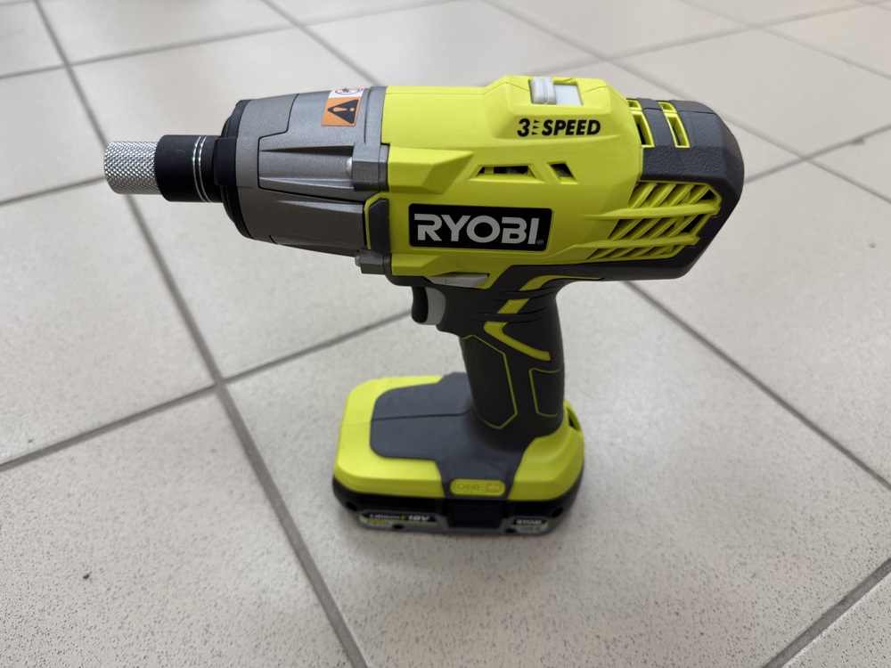 Гайковерт Ryobi R18IW3-0