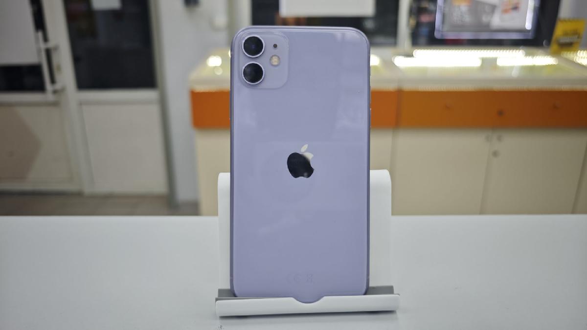 Смартфон Apple iPhone 11 64Gb