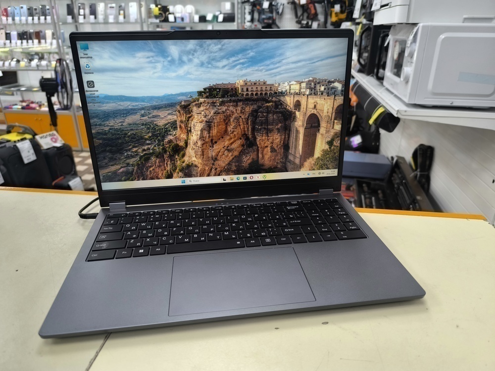 Ноутбук NoName; Ryzen 3 3200U, Intel UHD Graphics, 8 Гб, 250 Гб, Нет