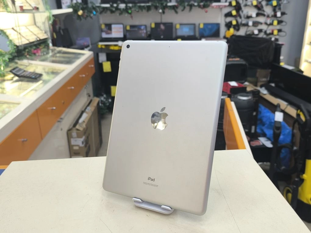 Планшет Apple iPad 9 64 ГБ (2021 A2602 (Wi-Fi)