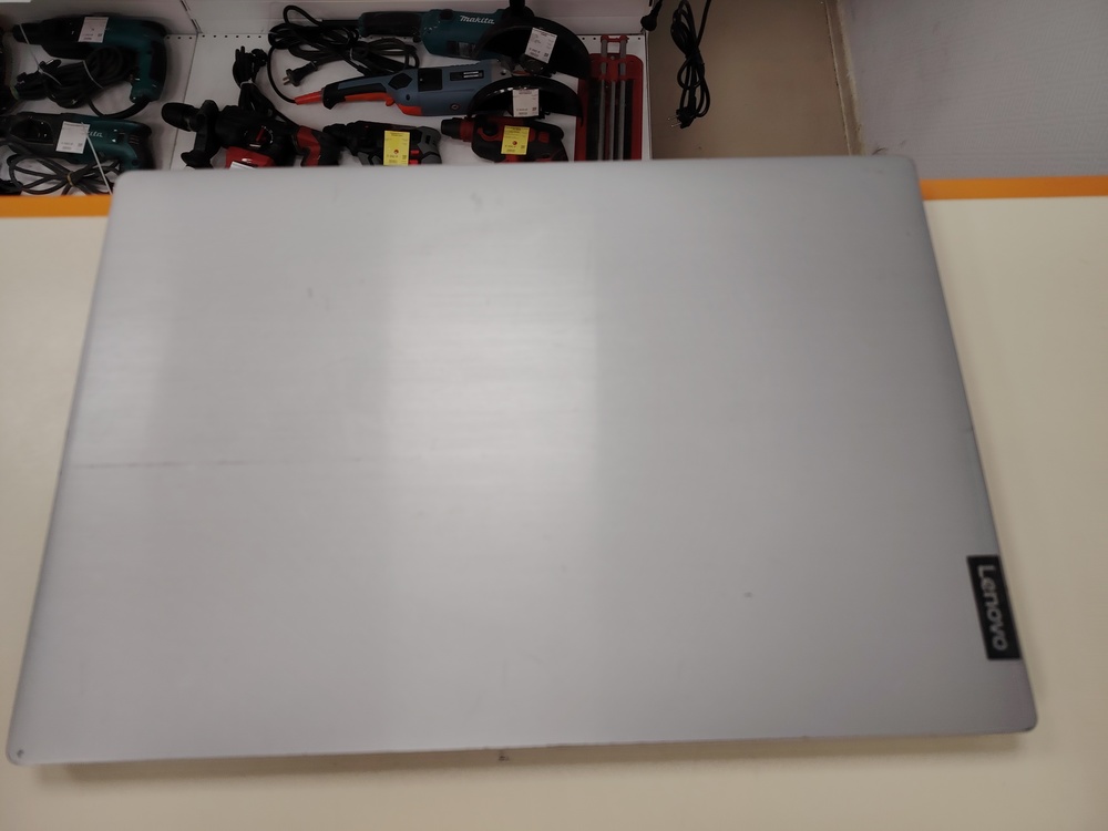 Ноутбук Lenovo V320; Athlon 300U, Radeon Vega 3, 4 Гб, 256 Гб, Нет