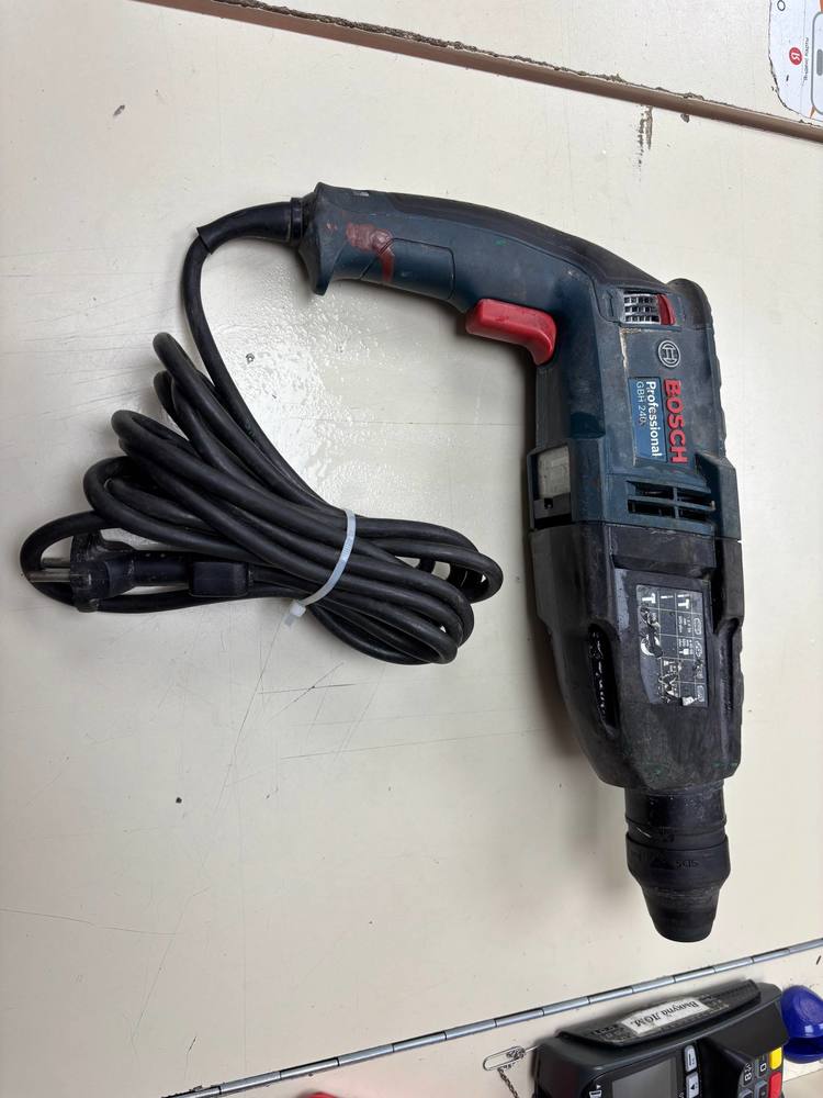 Перфоратор Bosch GBH240