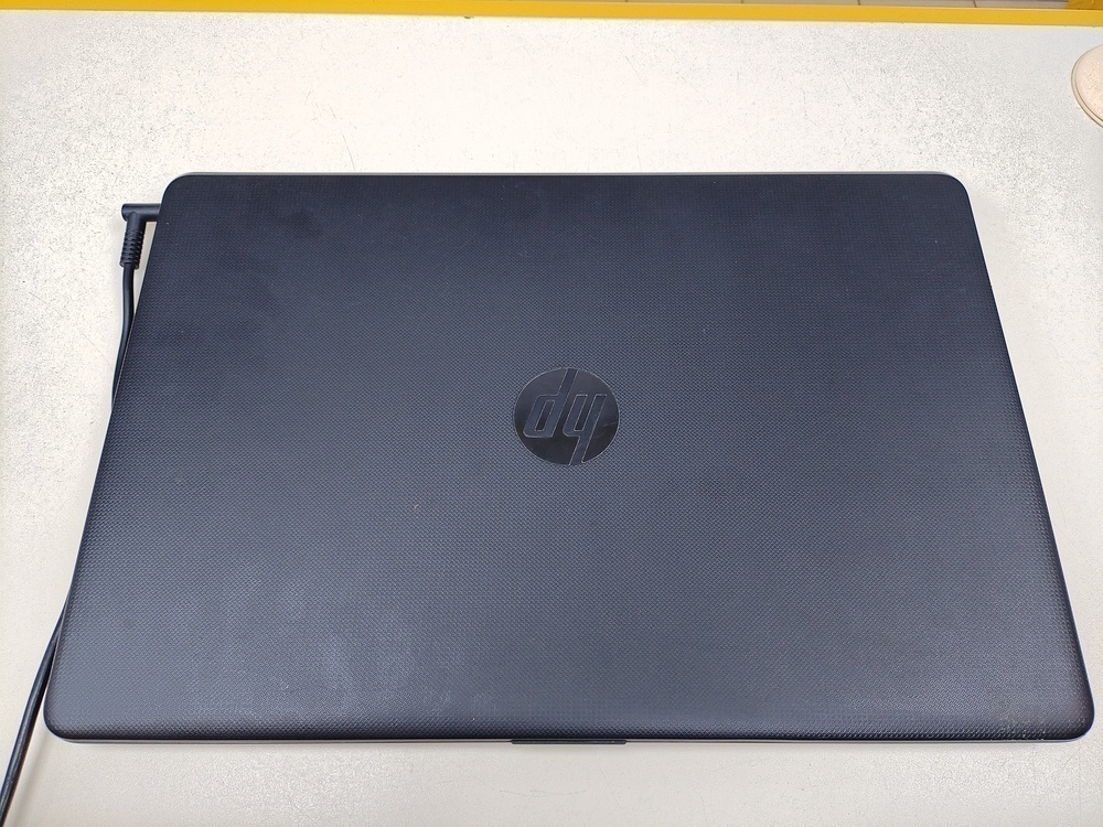 Ноутбук HP 15-rb040ur; AMD, E2, E2-9000e, AMD, Radeon R2 series, 4 Гб, Нет, 500 Гб