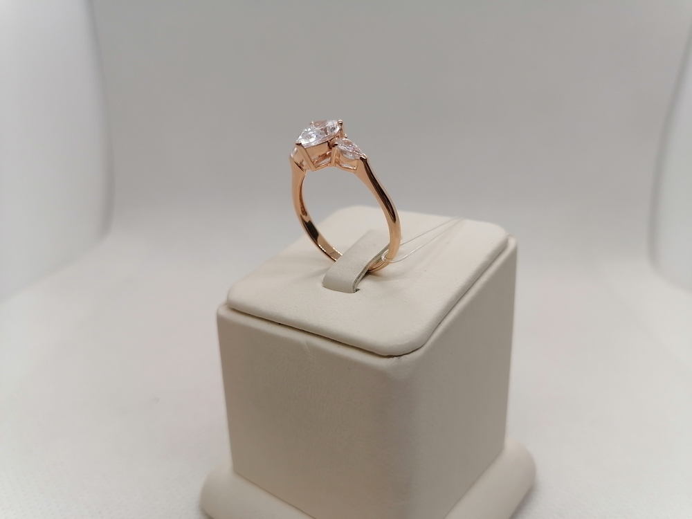 КОЛЬЦО С КАМНЯМИ (Au 585)