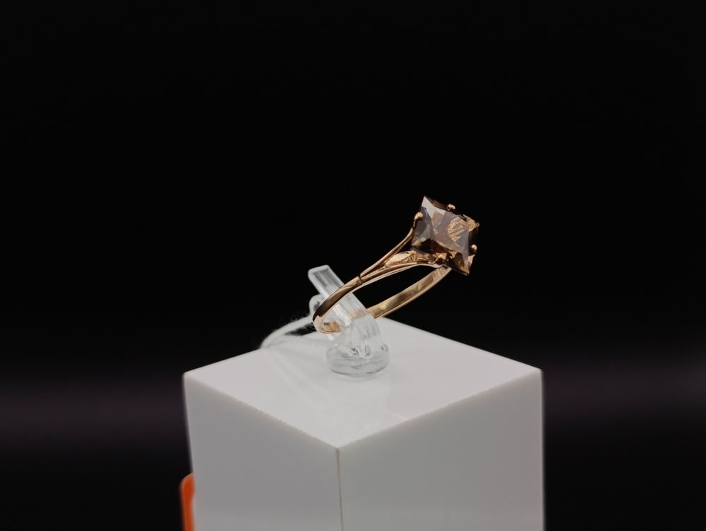 КОЛКМ585 КОЛЬЦО С КАМНЕМ (Au 585)