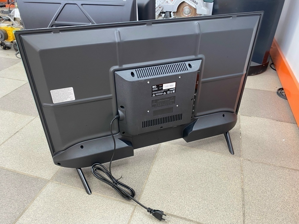 LED Телевизор BQ 32FS34B