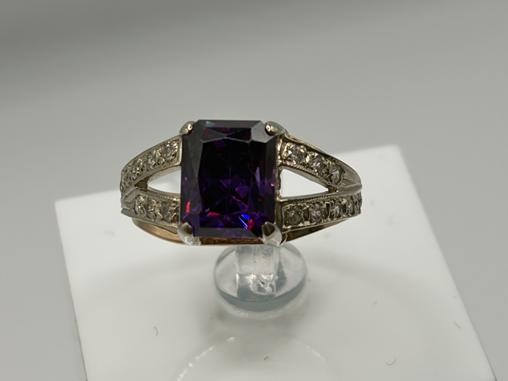 КОЛКМИ585 КОЛЬЦО С КАМНЯМИ (Au 585)