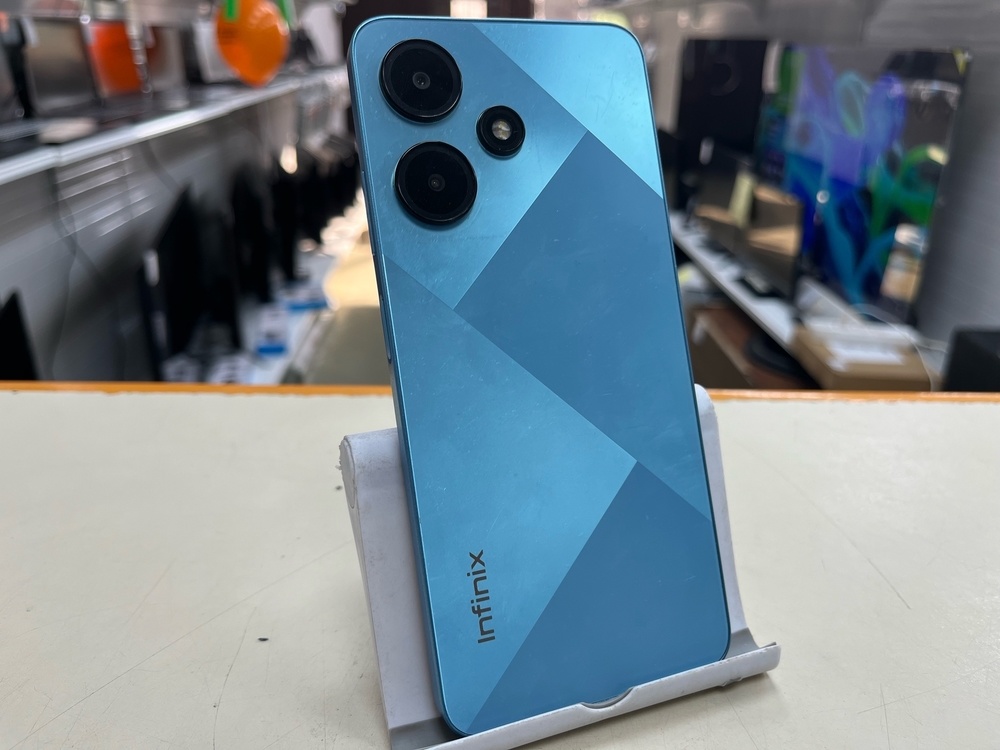 Смартфон Infinix HOT 30i 4/128