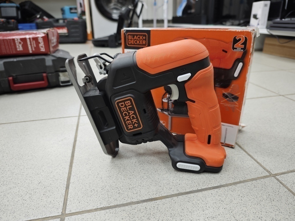 Лобзик Black & Decker BDCJS12N-XJ