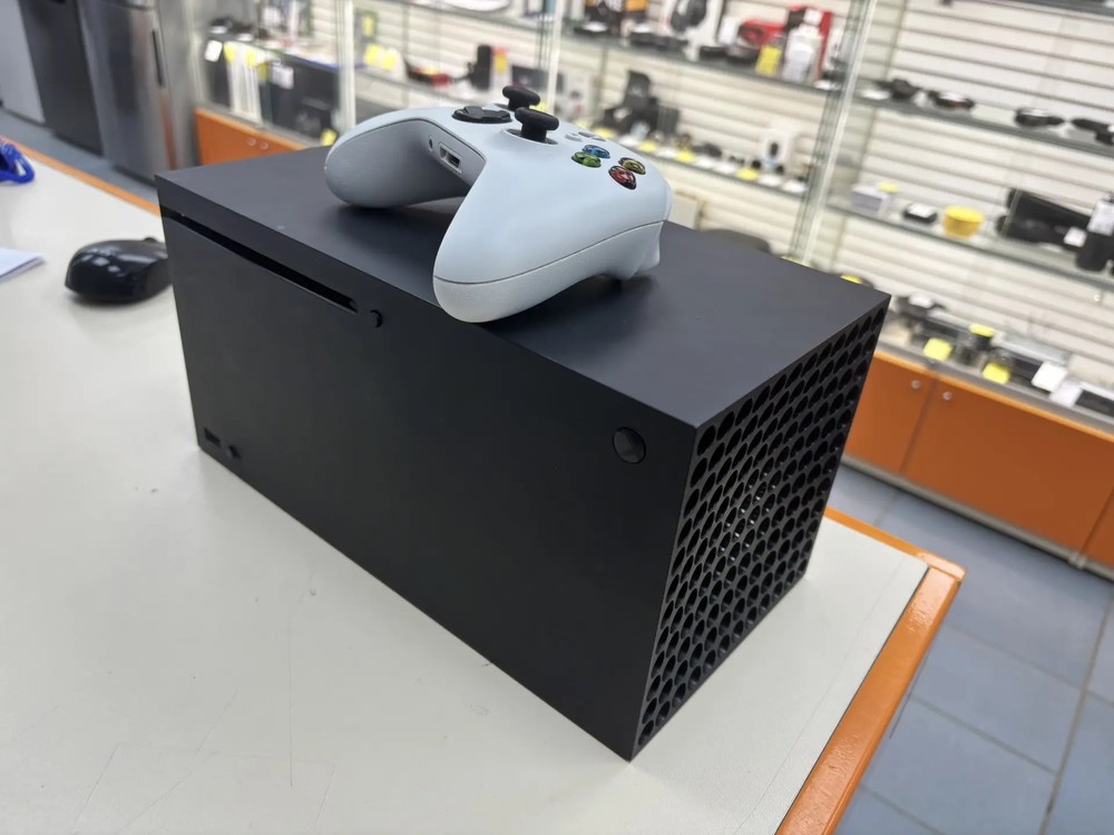 Игровая приставка Xbox Series X 1Tb