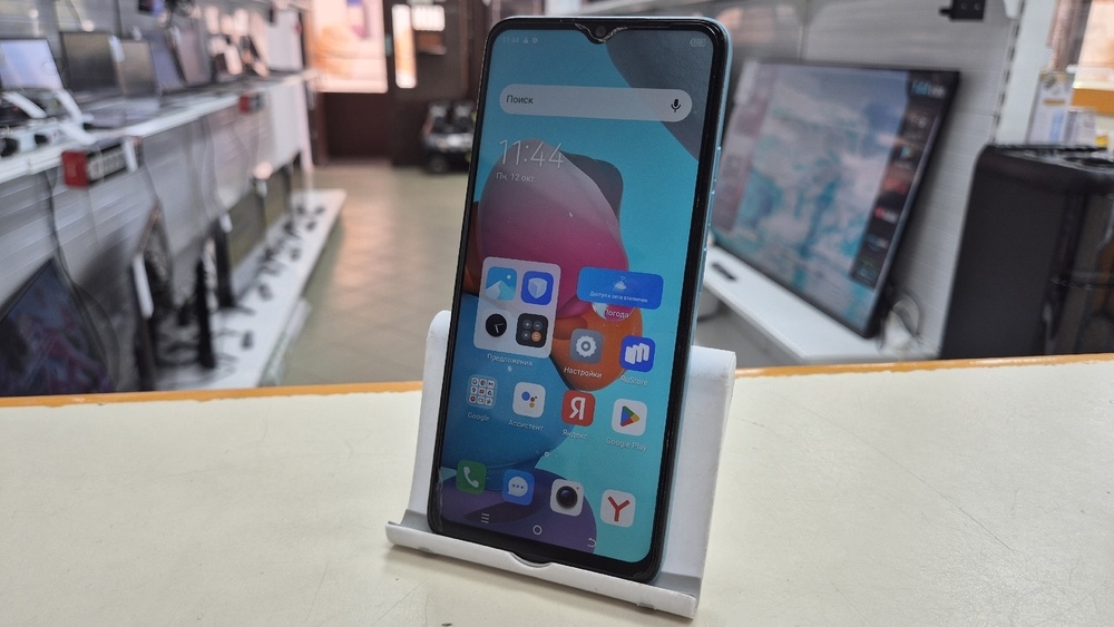 Смартфон Tecno Spark Go 2023 3/64