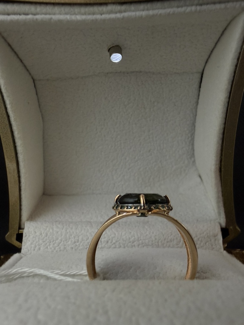 КОЛКМИ585 КОЛЬЦО С КАМНЯМИ (Au 585)