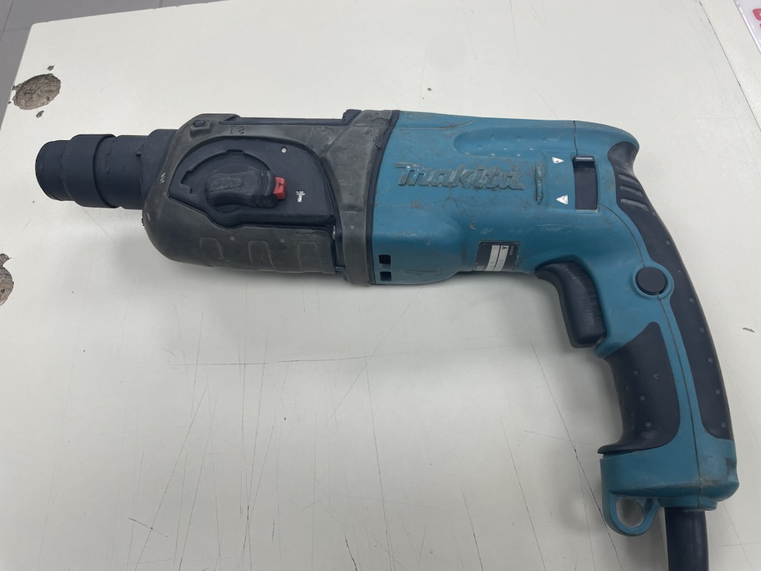 Перфоратор Makita HR 2470