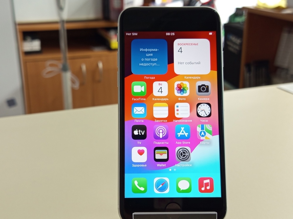 Смартфон Apple iPhone SE 2020 64Gb
