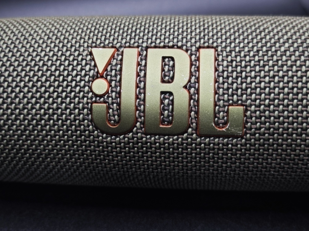 Портативная акустика JBL Flip 6;