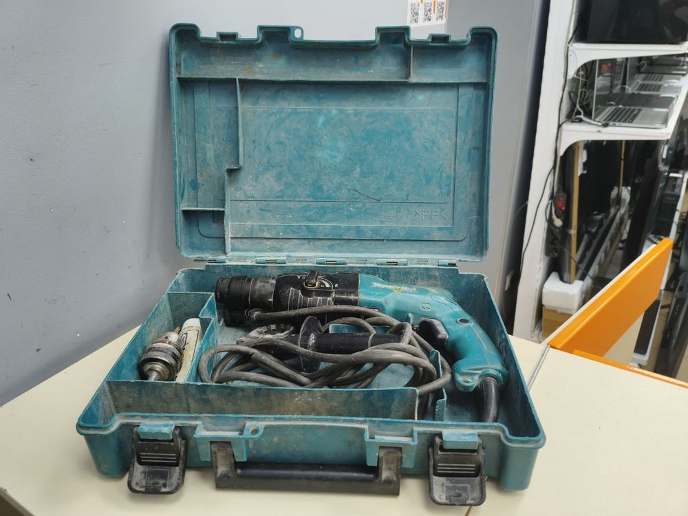 Перфоратор Makita HR2020