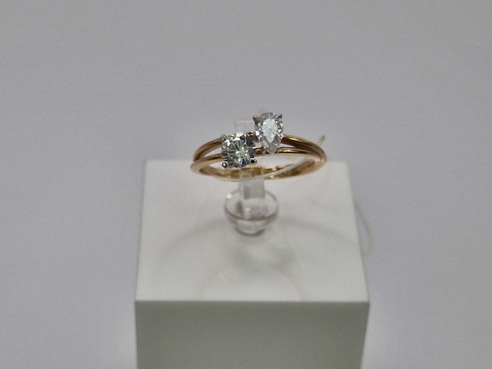 04-61-0272-00 КОЛЬЦО С КАМНЯМИ (Au 585)