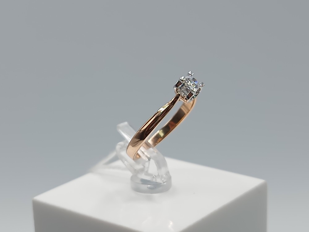 КОЛКМ585 КОЛЬЦО С КАМНЕМ (Au 585)