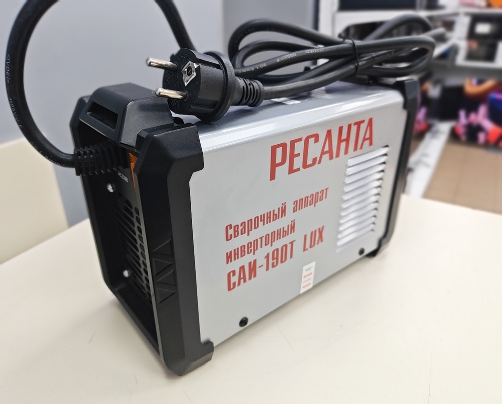 Сварочный аппарат Ресанта САИ-190Т LUX