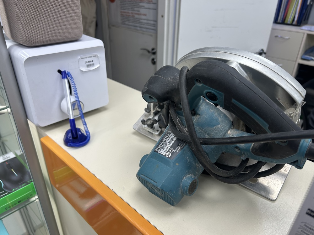 Дисковая пила Makita HS7600;