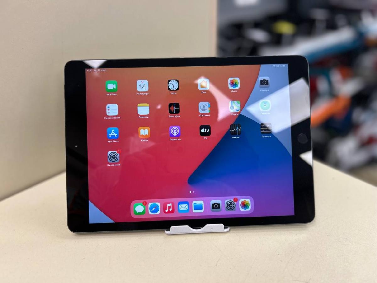 Планшет Apple iPad 8 32ГБ  (2020  A2428/A2429/A2430 (Wi-Fi + Cellular)