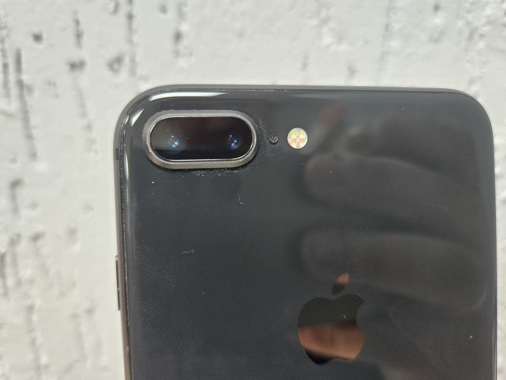 Смартфон Apple iPhone 8 Plus 64Gb