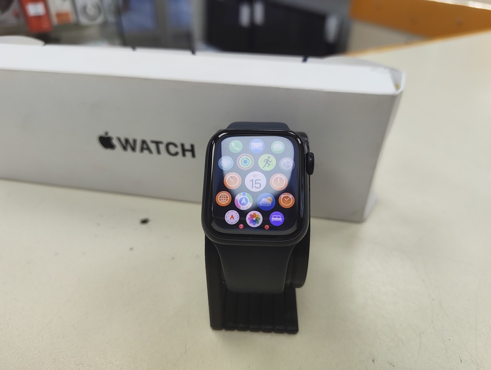 Смарт-часы Apple Watch SE 2025 40mm